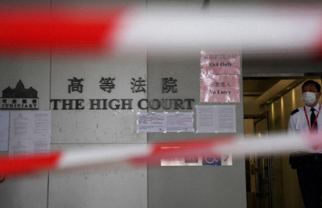 Суд освобождает одного гонконгского активиста под залог