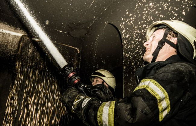 В Киеве вспыхнула квартира в многоэтажке