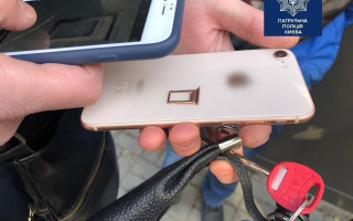 У Києві чоловік крав у дітей телефони і здавав у ломбард
