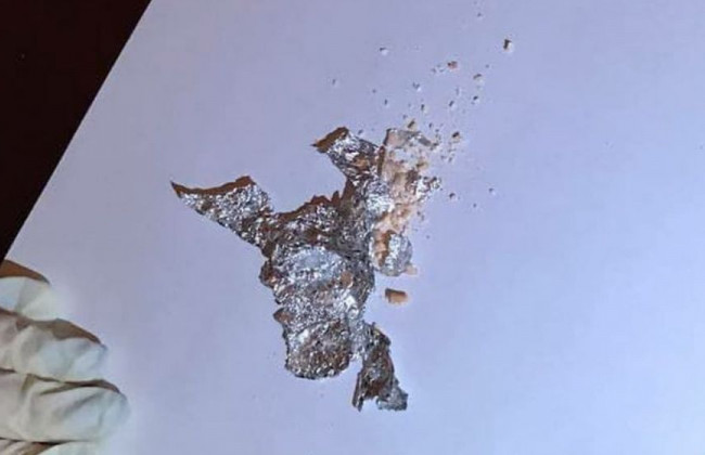 На Закарпатті жінка намагалась пронести до суду речовину, ззовні схожу на наркотичну