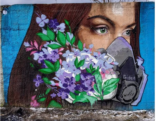 В Киеве появился новый мурал, посвященный борьбе с коронавирусом