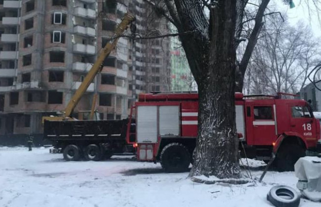 В Киеве произошел пожар на территории одной из новостроек