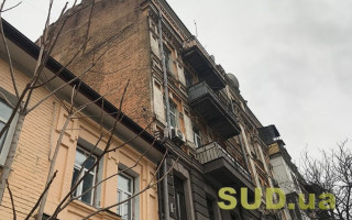В Киеве девушка повесилась в подъезде многоэтажки