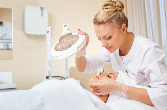 Неякісні косметологічні послуги: як реагує судова практика