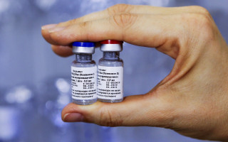 ЕС рассматривает возможность увеличения количества вакцины от российского Sputnik