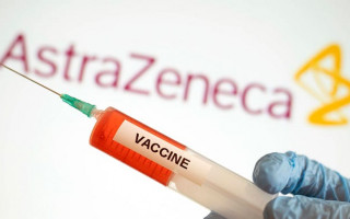 Власти допускают, что слухи об опасности вакцины AstraZeneca растут из России