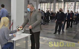 Депутати, судді, прокурори та безробітні – фоторепортаж з першого етапу відбору на Голову САП