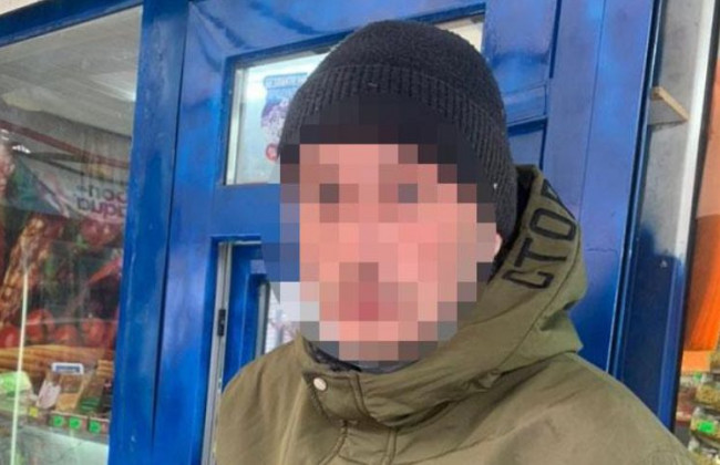 Душил и ограбил: в Киеве напали на пенсионерку