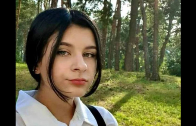 В Киеве пропала девочка с каштановыми волосами, фото