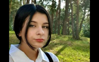 В Киеве пропала девочка с каштановыми волосами, фото