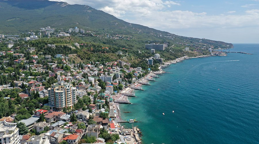 Россия запретила иностранцам владеть землей в Крыму