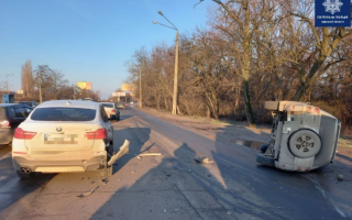 На Овидиопольской дороге перевернулся внедорожник, фото