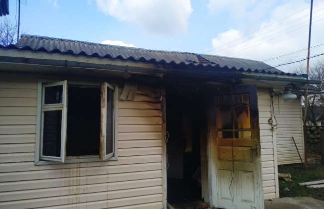 На Івано-Франківщині під час пожежі у будинку заживо згорів чоловік