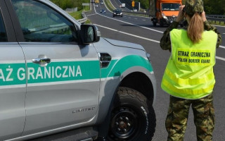 У Польщі затримали мікроавтобус з українцями, які їхали з польськими документами на роботу до Чехії