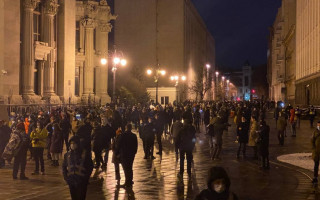 «Слуга народу»  після погрому Банкової збирає позачергове засідання Ради