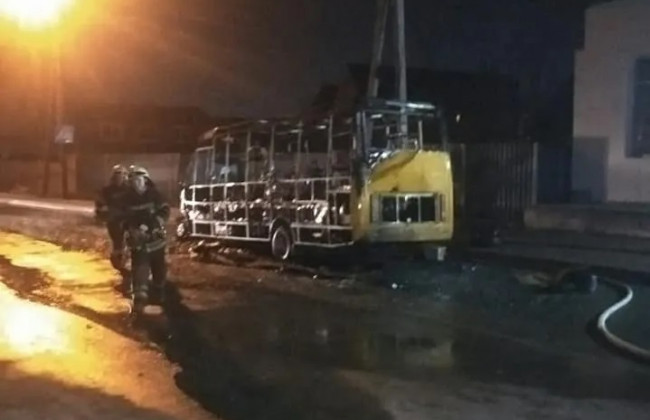 Под Киевом взорвалась и вспыхнула маршрутка: есть видео