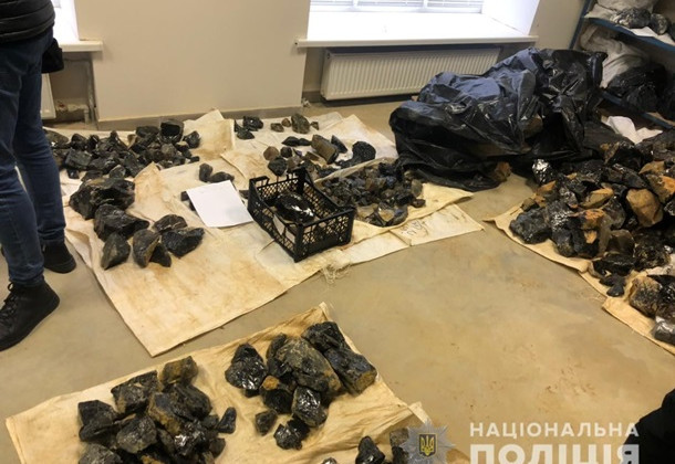 Полиция разоблачила схему незаконной добычи драгоценных камней