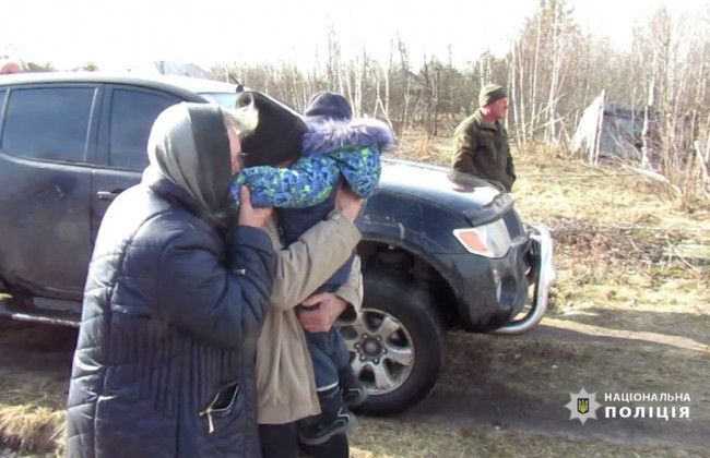 ​На Житомирщині у лісі виявили зниклого 2-річного хлопчика