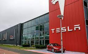 Tesla ускоряет производство автомобилей и снижает их стоимость
