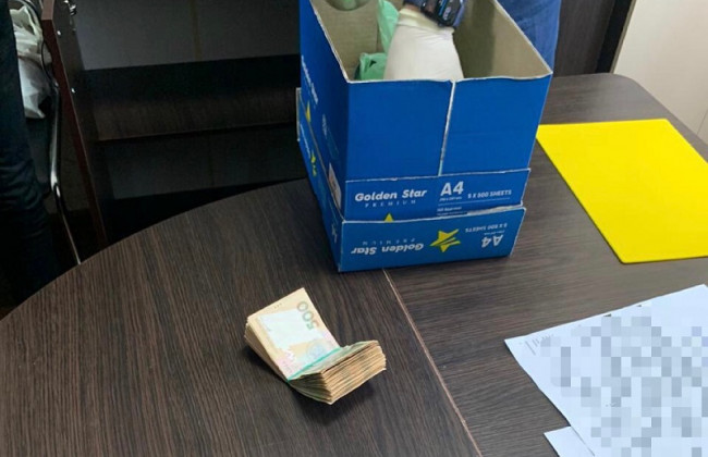 Вимагав хабар від підлеглого: викрито посадовця управління Держрибагентства на Кіровоградщині