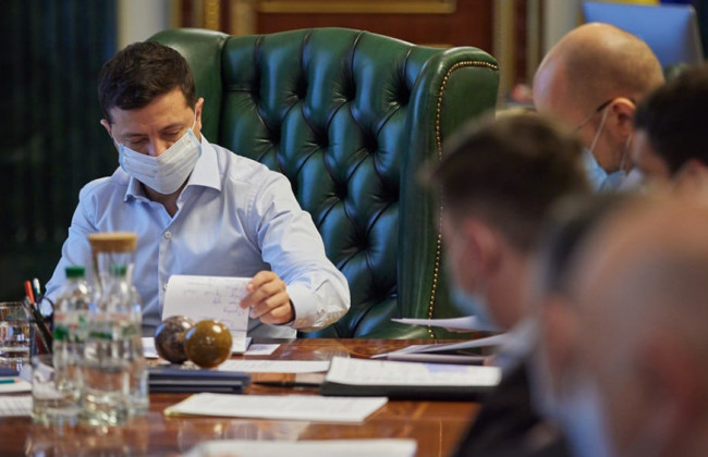 Зеленський підписав закон щодо оформлення іноземцям біометричних українських віз