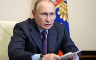 Путин вакцинировался от коронавируса за закрытыми дверями