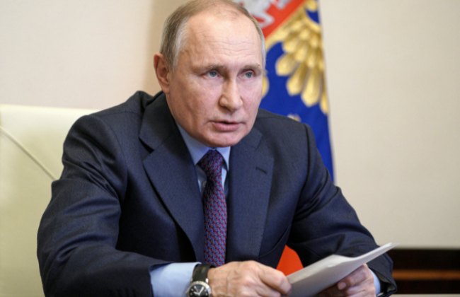 Путин вакцинировался от коронавируса за закрытыми дверями