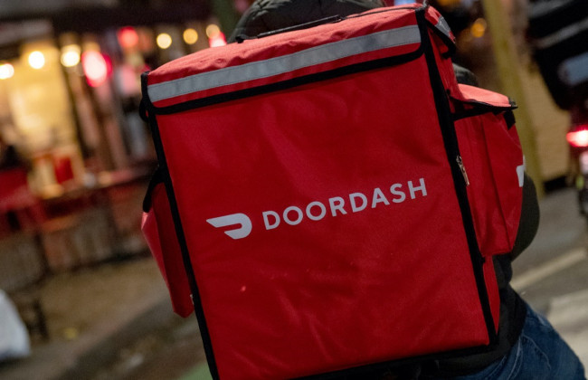 Covid: доставка еды теперь поставляет и тесты на дом