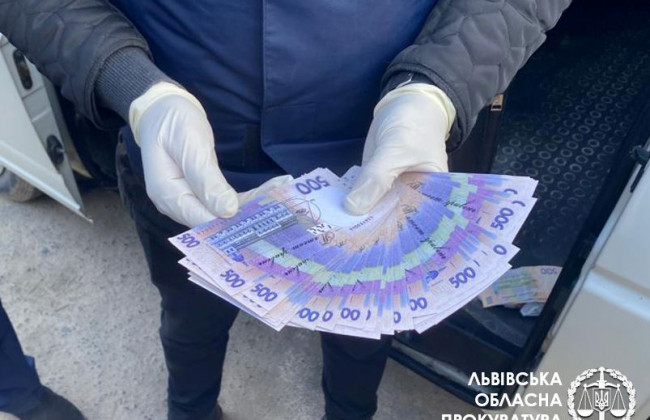 На Львівщині викрили одного з керівників полігону, який налагодив схему збуту викраденого пального