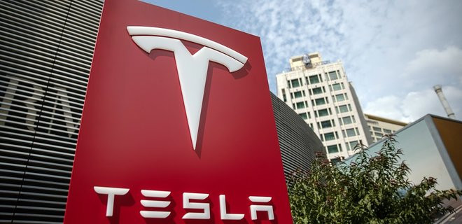 Tesla визнали винною у порушенні трудового законодавства за протидію створенню профспілки