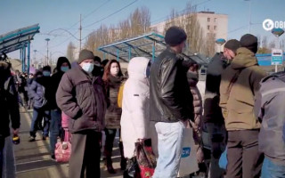 На столичній Борщагівці утворилася 100-метрова черга на трамвай: відео