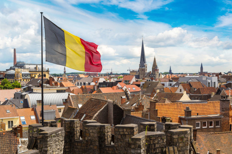 Бельгия вводит «пасхальную паузу» в связи со всплеском коронавируса