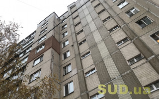 В Одесі з вікна восьмого поверху випав 4-річний хлопчик