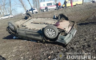 В Сумской области автомобиль вылетел в кювет