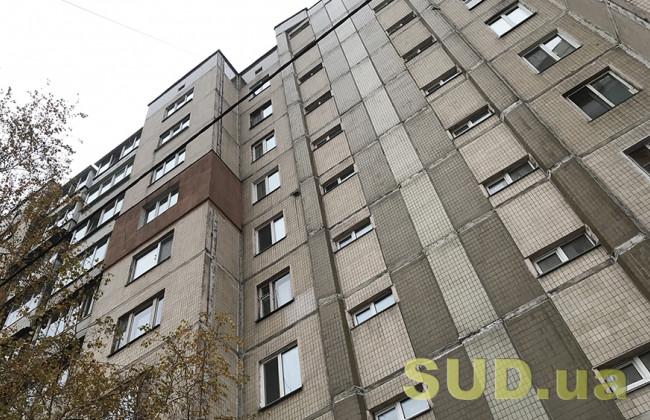 В Одесі з вікна восьмого поверху випав 4-річний хлопчик