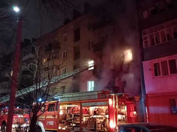 У Івано-Франківську сталася пожежа в багатоповерховому будинку