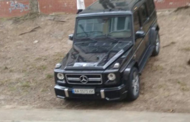 Киевлян возмутил «герой парковки» на «Гелике», фото