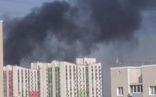 В Киеве горела новостройка на Троещине, видео