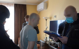Завдав збитків на мільйони доларів фінустановам світу - підозрюється хакер з України