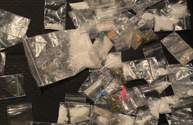 У Києві затримали чоловіка, який збував наркотики з автомобіля