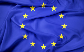 Еврокомиссия подала в Суд ЕС на Польшу за скандальный закон о судоустройстве