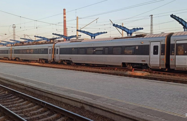 У Києві затримуються потяги,  –  вкрали електрокабель на Дарниці