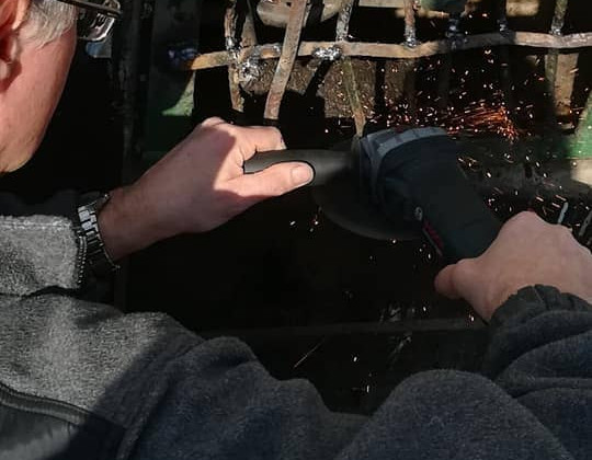 В киевском подвале дома замуровали кошку