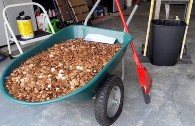 Працівник у США отримав виплату у вигляді 91 тисячі брудних монет – і це цілком законно