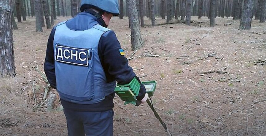 В спальном районе Киева обнаружили артиллерийский снаряд