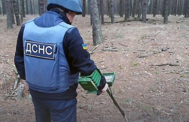 В спальном районе Киева обнаружили артиллерийский снаряд