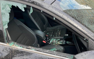 В Киеве неизвестные громили припаркованные автомобили, фото