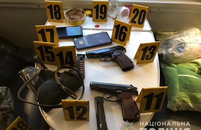 Угрожали полиции огнем на поражение: детали задержания стрелявших в поезде военных, фото