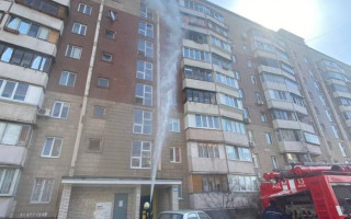 В Киеве вспыхнула квартира в многоэтажке