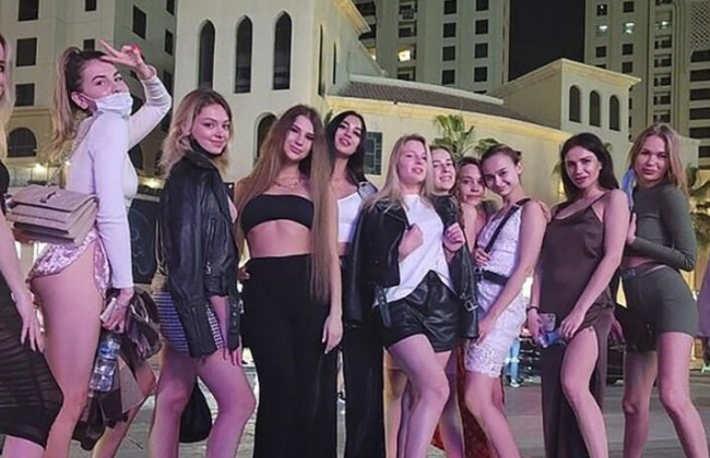 Появились новые фото и видео украинок, которых арестовали в Дубае за откровенную фотосессию